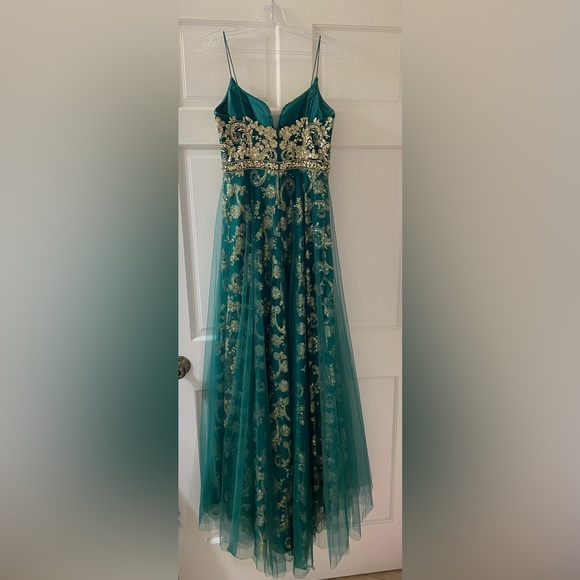 Prom Dress - Picture 4 of 5